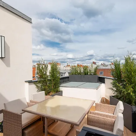 Les Suites Hcr-3